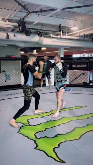 Cameron VanCamp Instagram - Fight week flow

#ufc #mma #fighting #boxing #workout #fitness #jumpman