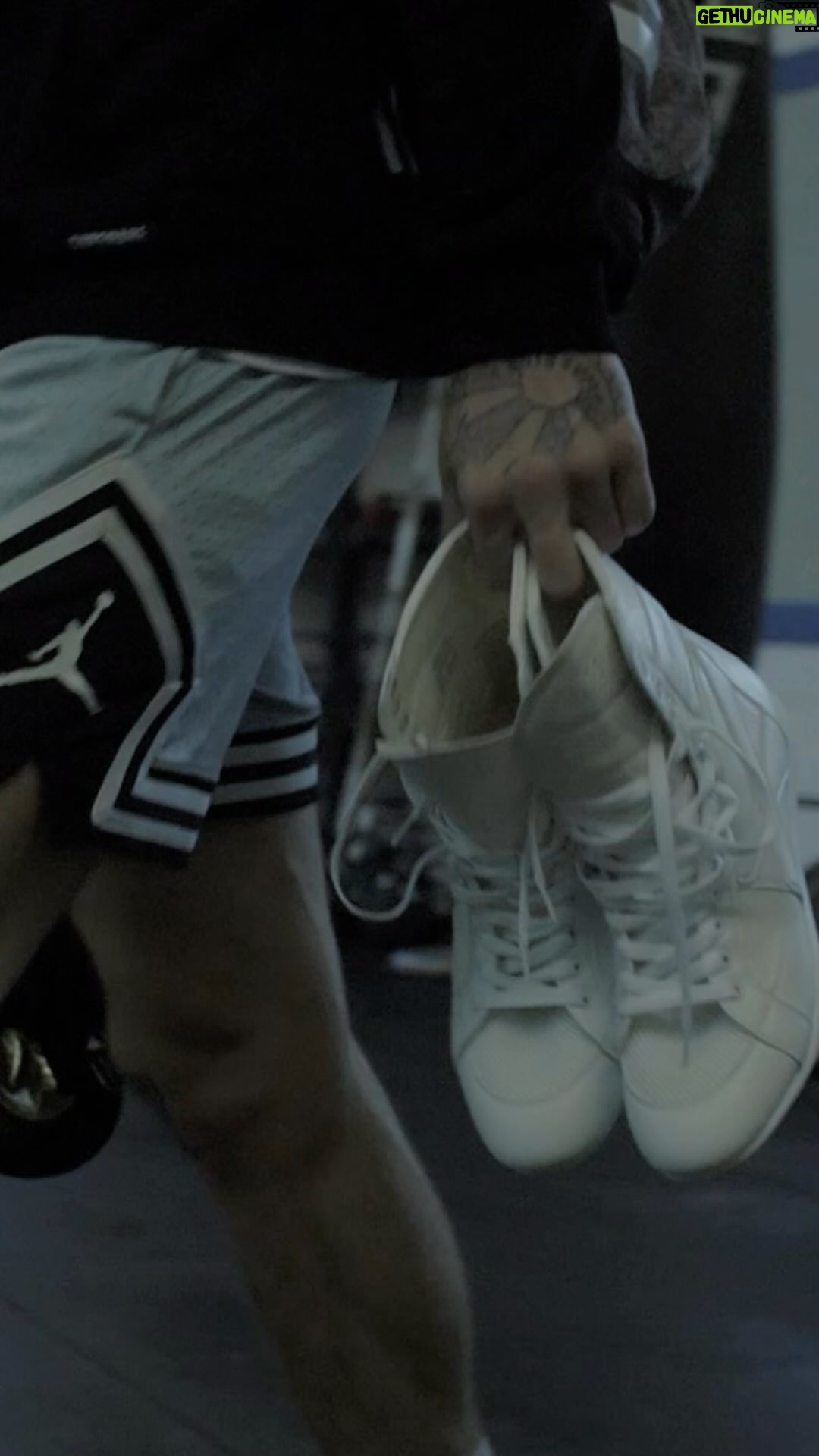Cameron VanCamp - 3 Likes - Sickest shoes in the game 👊🏼
@superareshop
🎥: @spintekk
•
•
•
•
•
#boxing #fighter #drip #mma #bkfc