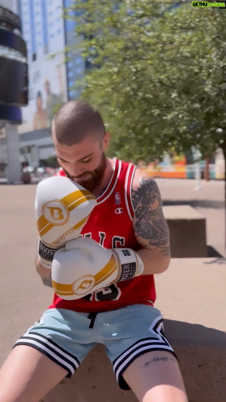 Cameron VanCamp - 3 Likes - Fight week vibin out in the sun
#UFC274 #UFC #MMA #workout #jumpman