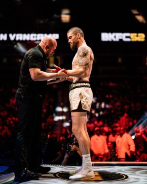 Cameron VanCamp Instagram - Your potential is endless ⚔️
•
•
•
•
•
•
#bkfc #fight #boxing #life #motivation
