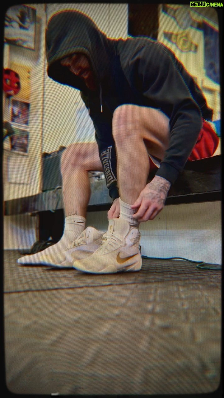 Cameron VanCamp - 3 Likes - 🛸 27
•
•
•
•
•
#jumpman #fighting #boxing #mma #ufc #bkfc #one #pfl #bellator #vancamp