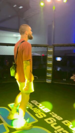 Cameron VanCamp Instagram - Business trip down to Louisville for #B2fs168 was a success, and to top it off @tigerroblesmma won his Pro debut

#mma #fighting #b2 #ufc #jumpman