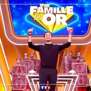 Camille Combal Instagram - Une Famille en Or : Astérix Vs Obélix ! ⚔️ 
C’est Vendredi prochain !!!🔥 
Avec toutes ces têtes canon !! 
On s’est régalés ! On vous attend pour jouer avec vous ! ❤️
