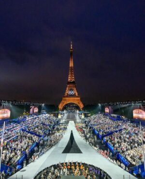 Camille Lacourt Instagram - Petit retour sur un moment inoubliable.
Merci @paris2024 pour cette soirée Parfaite!