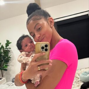 Candace Parker Instagram - Retired but I still stay in the GYM! Genes are wild! The next are ready to take center stage and I’m excited to be there on the sidelines cheering them on‼️‼️🔥🔥🔥🔥🔥🔥🔥🔥😈😈😈😈😈 Legacy Legacy Legacy Legacy!