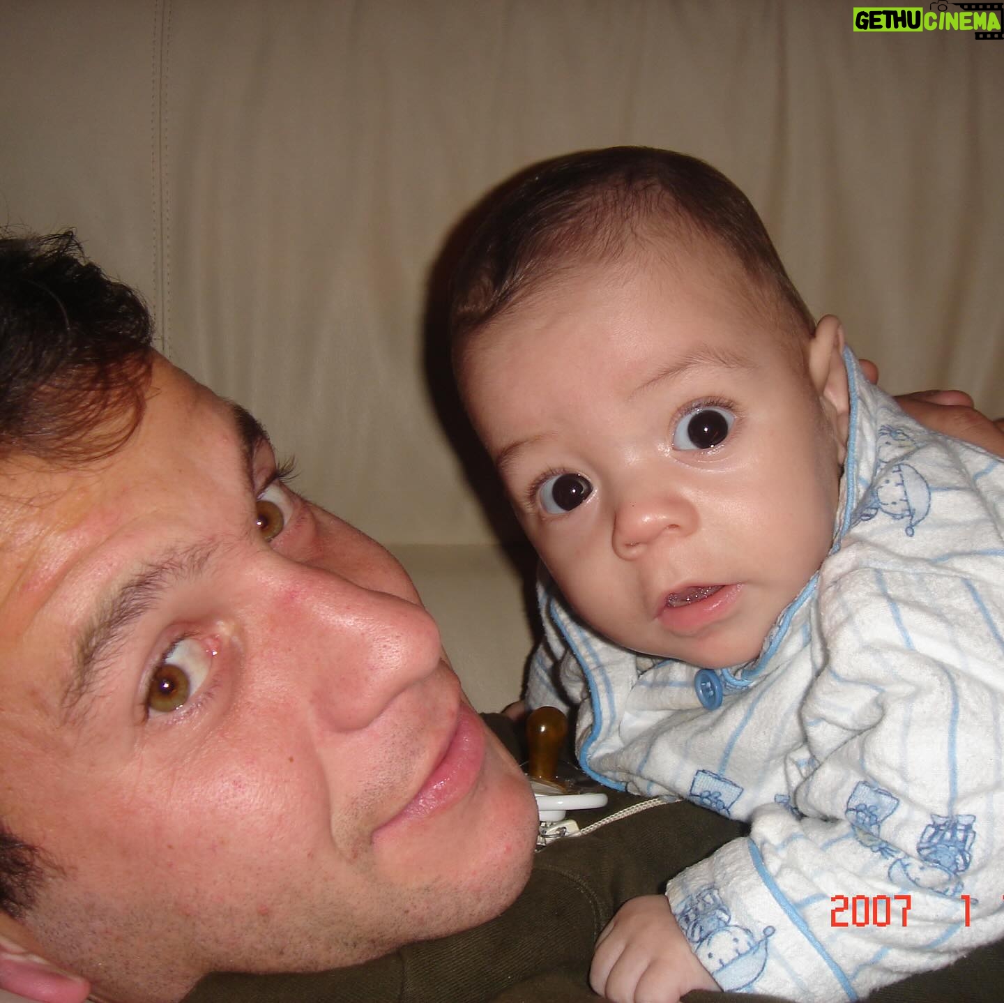 Cândido Costa - 23.1K Likes - 18 anos🎂🙌
O meu Gabi♥️ o menino mais doce que há no Mundo está agora entregue ao Mundo adulto🙏
Parabéns meu filho♥️
Lá por seres mais alto que o Pai não abuses🤤