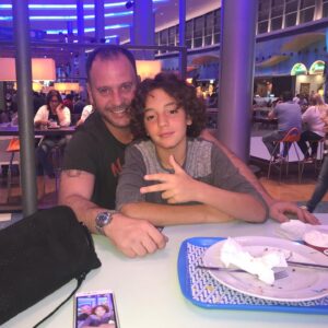 Cândido Costa Instagram - 18 anos🎂🙌
O meu Gabi♥️ o menino mais doce que há no Mundo está agora entregue ao Mundo adulto🙏
Parabéns meu filho♥️
Lá por seres mais alto que o Pai não abuses🤤