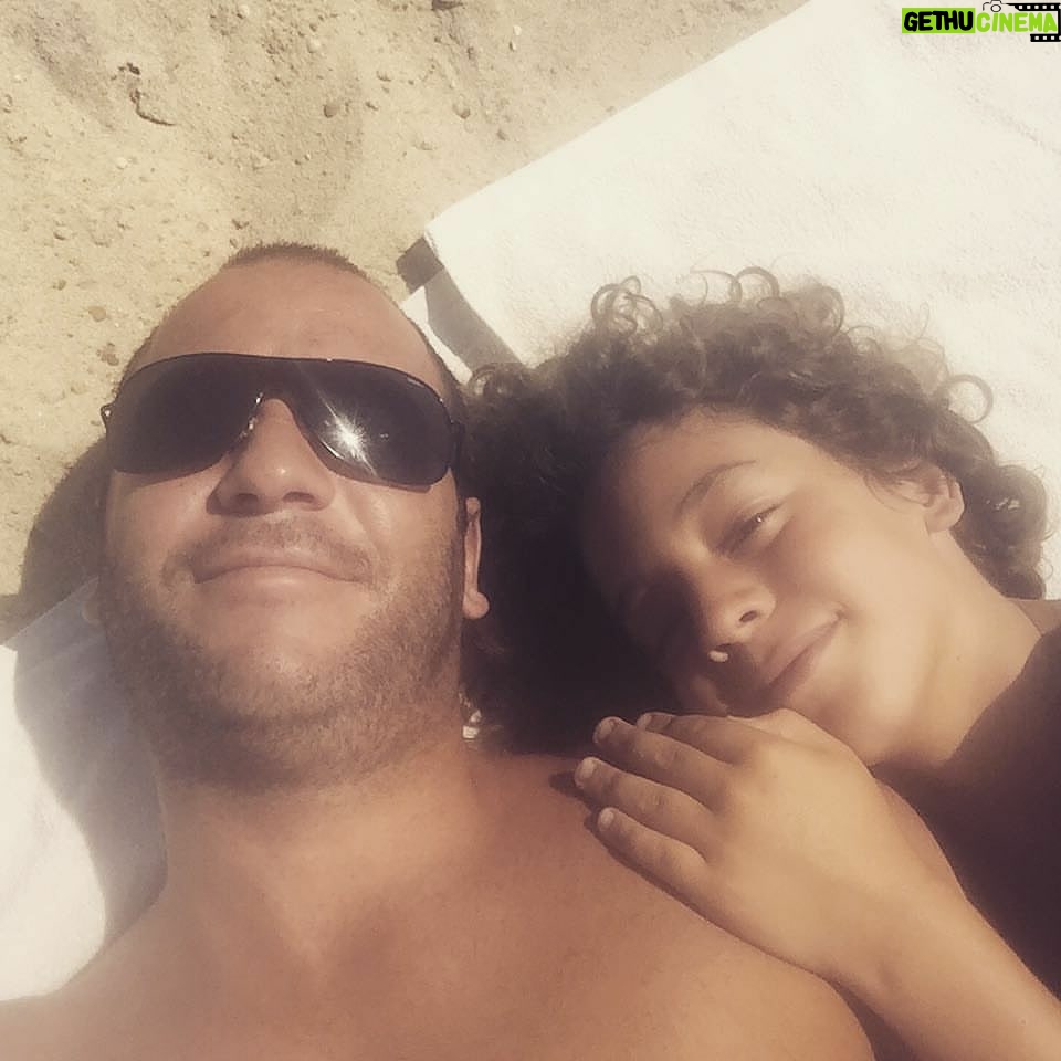 Cândido Costa - 23.1K Likes - 18 anos🎂🙌
O meu Gabi♥️ o menino mais doce que há no Mundo está agora entregue ao Mundo adulto🙏
Parabéns meu filho♥️
Lá por seres mais alto que o Pai não abuses🤤