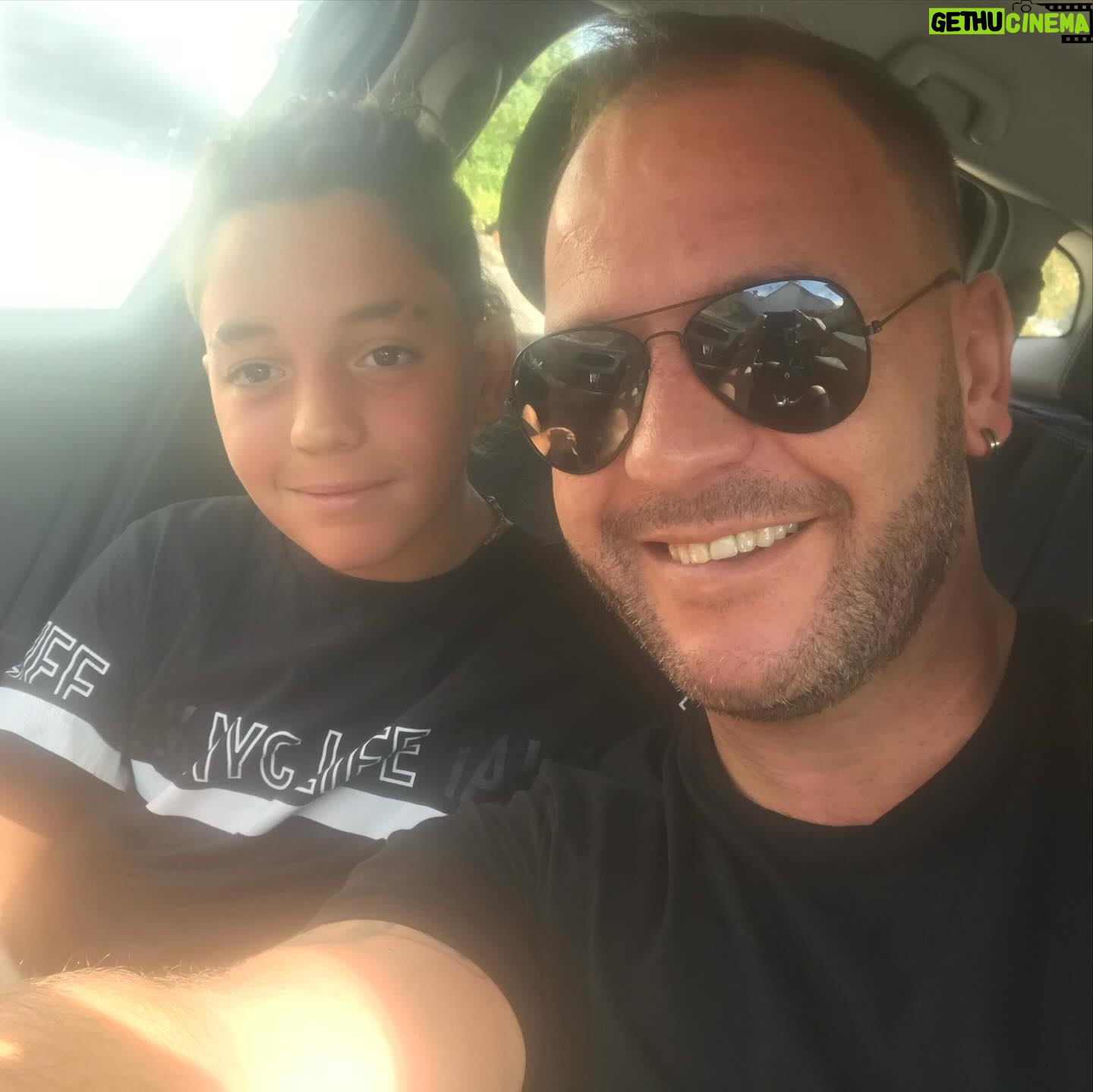 Cândido Costa - 23.1K Likes - 18 anos🎂🙌
O meu Gabi♥️ o menino mais doce que há no Mundo está agora entregue ao Mundo adulto🙏
Parabéns meu filho♥️
Lá por seres mais alto que o Pai não abuses🤤