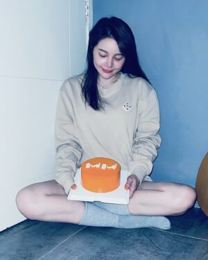 Candy Ice Instagram - The best gift I gave myself this year is that I opened my own cafe with my love one . 
Different stages, different selves. I love myself more and more. Happy birthday to u sweet candy ice

thank you for your lovely cake dear
@alicebsw @bryan_seah