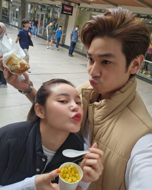 Candy Ice Instagram - 今天宝贝带我出来提早庆祝生日🎂