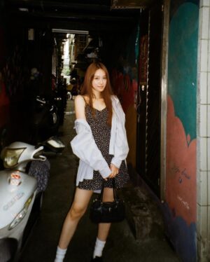 Candy Wong Instagram - .
🍀☀️🌧️🌿🛵🎵
