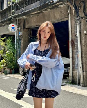 Candy Wong Instagram - .
🍀☀️🌧️🌿🛵🎵