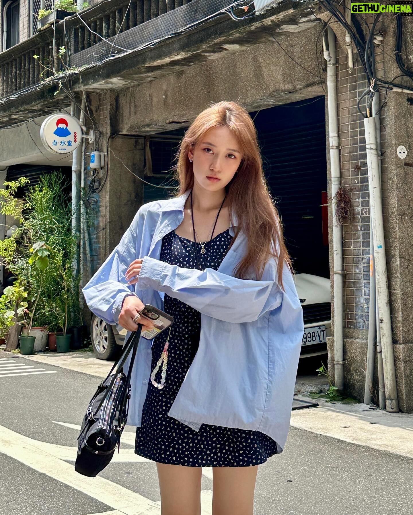 Candy Wong - 8.3K Likes - .
🍀☀️🌧️🌿🛵🎵