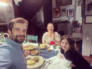 Cantuğ Turay Instagram - 7. Yılımızı bitirdik bugün... Sevgiyle,Aşkla;
Birlikte nice yıllara. Seni seviyorum. @begumtopcu85 ❤️❤️❤️