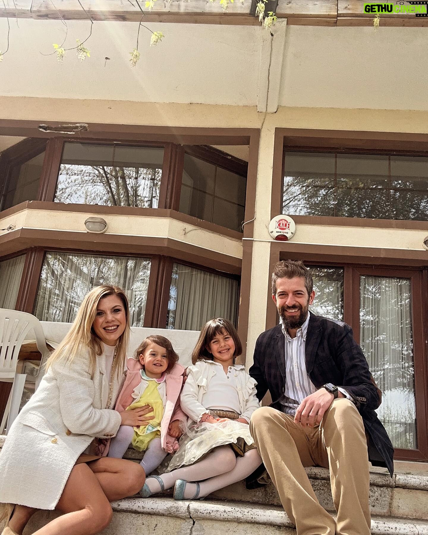 Cantuğ Turay - 21.7K Likes - Ailenizle,sevdiklerinizle birlikte mutlu bayramlar. Bu bayram sağlık,huzur,bereket getirsin hepimize😇😍🧿