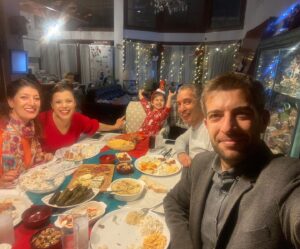 Cantuğ Turay Instagram - Hepimiz için zor geçti bu yıl... Ama 2021 güzelliklerle,sağlıkla,huzurla gelecek inanıyorum 🙏 sevdiklerimizle,ailemizle birlikte mutlulukla geçireceğimiz bir yıl olsun.. hoşgeldin 2021 😊😊