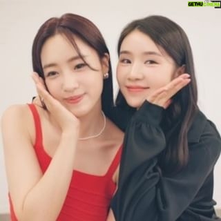 Cao Lu - 1.6K Likes - 你们的青春 有售后❤ 就在《我勒个dol️》제가 만든 작은프로그램 《Oh My idol》중에 한코너입니다❤️나오는 게스트분 의 팀에 인기노래 다시 challenge 춤 추기 ㅋㅋㅋ 우리 그시절에 챌린지 없어서 너무 아쉽죠 ? 이제 제가 한명한명아이돌선배님 후배님 동기들 찾아가서 찍을거에요~ 그리고 아이돌친구들이 랑 중국팬들이랑 소통할수있는 작은다리가 될수있으면 좋겠어요 왠냐하면 내가 한국어 중국어 다 잘하니깐요 ㅋㅋ 한국어 자격증이 있는여자에요. ㅋㅋㅋ🥳 오늘 @eunjung.hahm 은정선배님이랑 #SexyLove #challenge 많이 좋아에주세요. 은정선배님 나와주셔서 감사합니당~ #T-ara