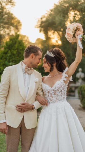 Capucine Anav Instagram - ＣＡＰＵＣＩＮＥ ＆ ＶＩＣＴＯＲ
𝕬 𝕮𝖍𝖎𝖈 𝖂𝖊𝖉𝖉𝖎𝖓𝖌
Un mariage si chic et élégant, empreint d’amour, de joie et de moments inoubliables sur la Côte d’Azur !
Merci une fois de plus pour votre confiance.

Starring : @capucineanavoff & @vctrdm
Place : @chateauditer
Wedding Planner : @yaelevents
Gift : @emouna_design
Decoration : @gustavoaverbuj58
Music : @mixanddoulevents
Traiteur : @sheratontraiteur
Make Up : @makeupbynsr.l
Haïr : @yorendelola
Dress : @nicolasfafiotte
Singer Houppa : @ylanbel & @carolinecostaofficial_ 
PhotoBooth & MiniMooth: @famooth
Photo & Video : @rubenprod by @ruben.azeroual