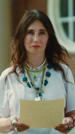 Carice van Houten Instagram - Dit is het verhaal van Nemr, een 12-jarige jongen uit Gaza. Zijn verhaal wordt voorgelezen door Carice van Houten. 

🤍

@amsterdamforgaza