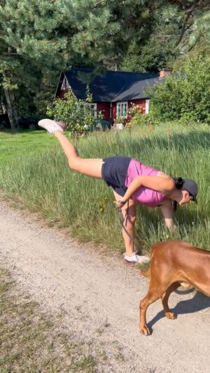 Carin da Silva Instagram - OS-grenar i verkligheten DEL 1
Rytmisk gymnastik vs Hundpromenad 

Vilka mer OS-grenar vill ni se??? 👇🏽👇🏽👇🏽