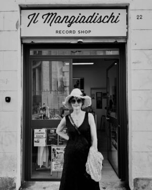 Carla Gugino Instagram - More ROME…#blackandwhite Because…well…Rome. ♥️🇮🇹 📸 #sebastiangutierrez