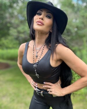 Carla Harvey Instagram - I love summer in the midwest 🥹4.5 years ago I moved from the heart of Hollywood to a little village in Illinois with big yards, lightning bugs, deer everywhere, Strawberry fests . I'm obsessed. I love going to LA but i haven't missed LA like I thought I would. I often wonder why people stay in environments that no longer suit them especially when it's toxic   so expensive that you can only "survive" rather than thrive. What's a decision you made that scared you but ended up being incredible?

Side note...i'm obsessed with @wornstar Fearless vegan leather collection. It fits like a dream Girls, you need every piece 🖤 My necklaces are handmade by @rock_my_wings 🖤