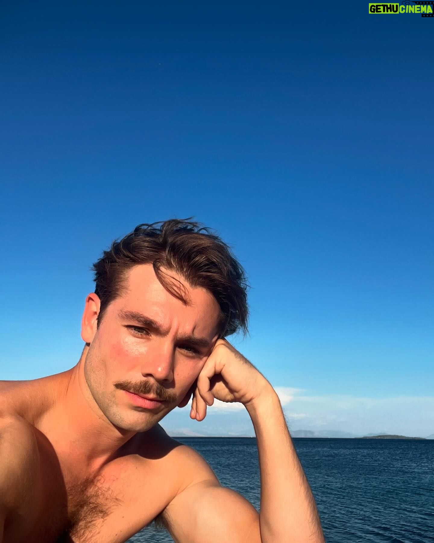 Carlos Cuevas - 201.1K Likes - πͺΌ