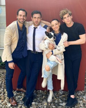 Carlos Ferro Instagram - Fotos del recuerdo . #ligeramentediva .  Que bonito proyecto.  Los quiero @soycayetano @mauriciogarza_ @marimarvega @fabiolagdo . 

Si quieren ver la serie ya está en MercadoPlay . 🫶