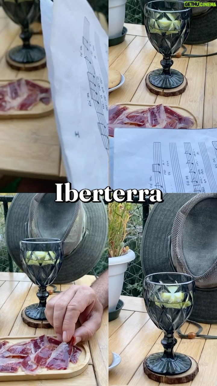 Carlos Nóbrega - 3.4K Likes - Una buena tapita de #JamónIbérico para acabar la semana con alegría 🍖.⠀
@iberterra1⠀⠀
⠀⠀
⠀
⠀⠀
⠀⠀
⠀⠀
⠀⠀
⠀⠀
#Iberterra #JamónIbérico #PaletaDeBellota #OfertaEspecial #Gourmet #ComidaTradicional #Verano2024 #CalidadIbérica #SaborAuténtico #ExperienciaGastronómica #jamonlovers #cerdoiberico #comer #tapas #cnlive #jamon #jamón