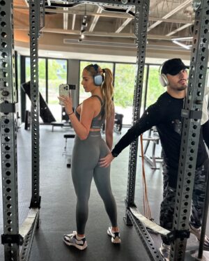Carmen Carrera Instagram - Wow, 2 years already 🥹 !! The time that we’ve spent together has been purely magical & I’m so blessed to have such a strong man in my life. I thank God every single day for bringing us together. It takes a certain quality gentleman with honest integrity and a high caliber of intellect to meet my standards (aside from the patience of a saint for whatever bs the world feels the need to throw at us). Relationships aren’t easy to come by these days, especially one that puts God at the center of it. You’ve surpassed any and all expectations and have handled every adversity with so much grace. Being with you is so much fun and it reminds me that LOVE doesn’t have to be difficult. Todo con Dios 💗 So grateful for you 🙏🥰♥️