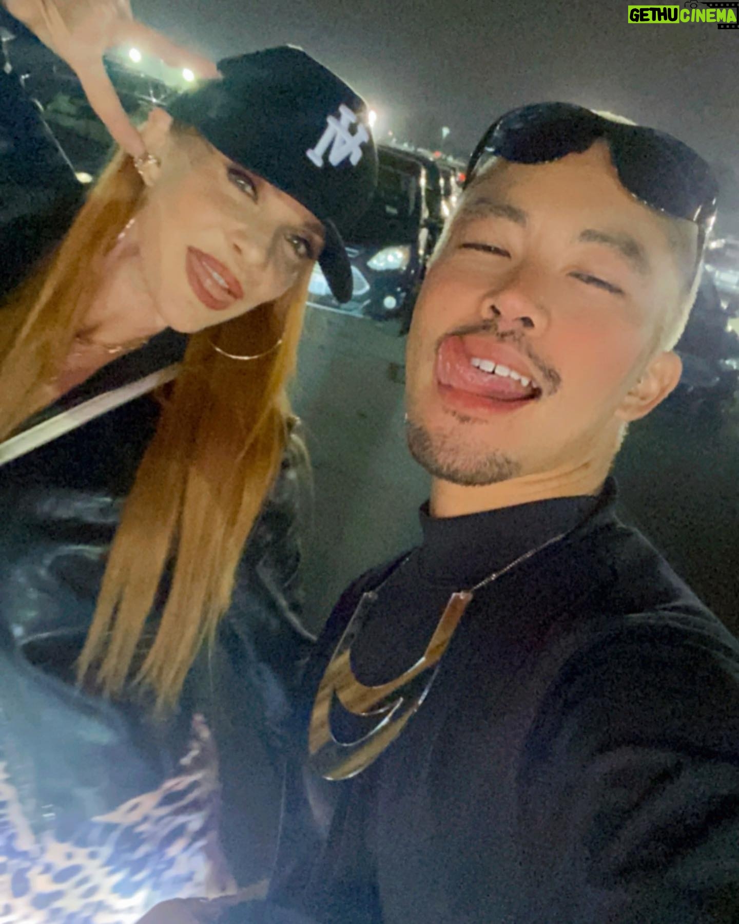 Carmit Bachar - 3.2K Likes - An early Birthday moment since @beyonce & I share Sept 4th🎉🎂Last night was ❤️🔥❤️🔥❤️🔥 Thank you B for the best freakin show I’ve seen💋 fun with the boys @mikeypesante @soheyheyhey @rudygarcia___ #beyonce #virgoseason