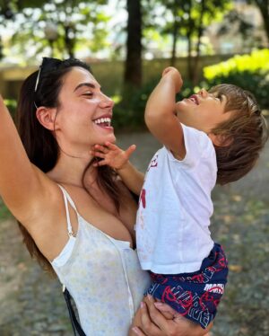Carolina Carvalho Instagram - Não consegui escolher só uma 🤍
Amo-te tanto meu bebé 🥹