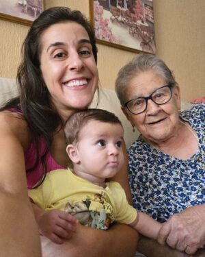 Carolina Marín Instagram - Unos días en casa para comenzar el camino 🏡❤️