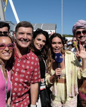 Carolina Torres Instagram - Dois dias incríveis que já deixam saudade! Até para o ano Festival Comida @continente! Até consegui conhecer a maravilhosa Leopoldina!!! 😅❤️

@sicoficial #sic #festivalcomidacontinente #continente