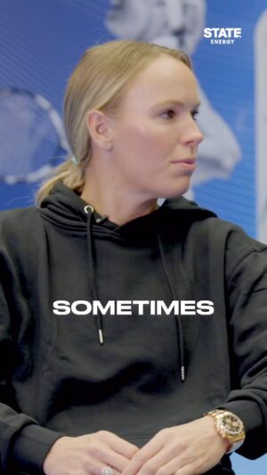 Caroline Wozniacki Instagram - 🎬 Join us now for episode 1/3 as @carowozniacki and @holgerrune take center stage in an exclusive talk with @peterfalktoft 🎬 Discover explosive insights, memories and untold stories. 

Watch the episode in it’s full lenght in our next post. We hope you like it 🎾🔥 Vamos!

#statedrinks #carolinewozniacki #holgerrune #peterfalktoft #ViralMoments #tennis #interview #icons #madeindenmark