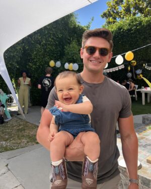 Carson Boatman Instagram - Thank you for making me a daddy, Ava. You are so loved, and you make our lives better every day.

P.S. You’ve got a hot mom.