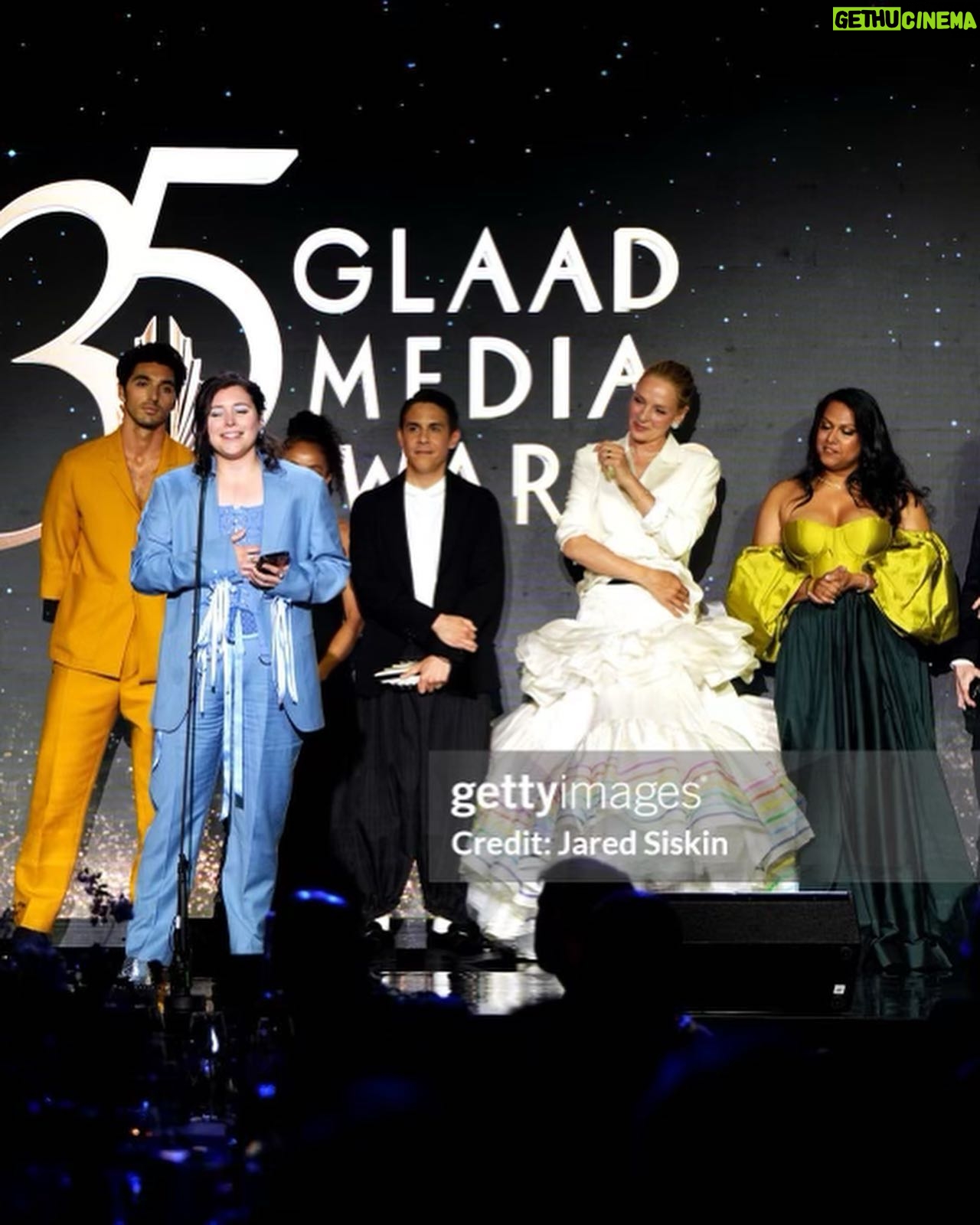 Casey McQuiston - 23.5K Likes - thank you so much to everyone who voted RWRB as fan favorite at last night’s glaad awards!!!! it’s been such a week, i’m out of words — but i do have a screenshot of my notes app acceptance speech. so grateful and so lucky. and now 500 naps.
styling: @dottttbass
makeup: @cvsee
hair: @daveydidmyhair