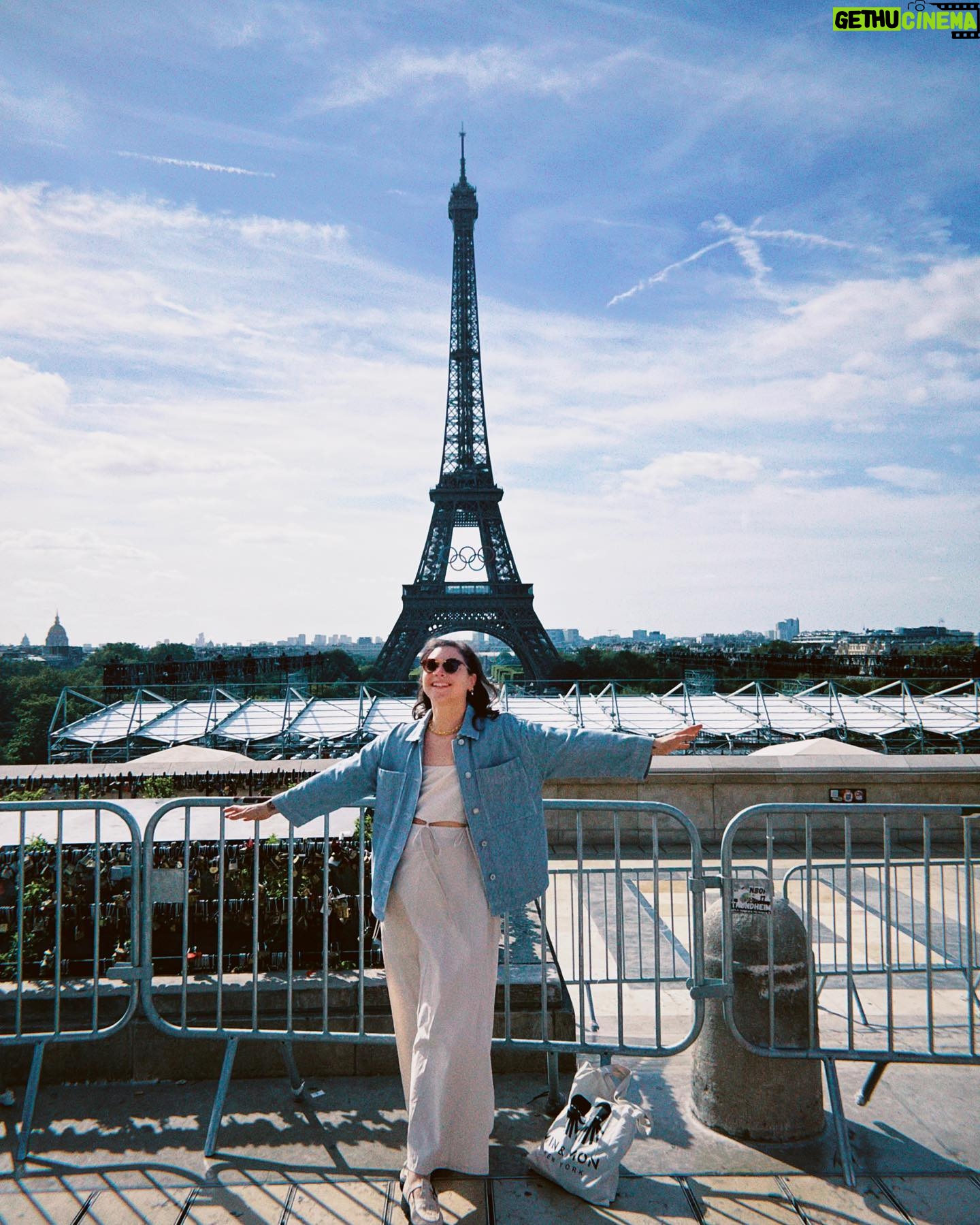 Casey McQuiston - 19.2K Likes - part deux: 36 hours in paris with theo & kit & lots of museums & boeuf bourguignon & the carousel where they meet maxine for the pastry tour