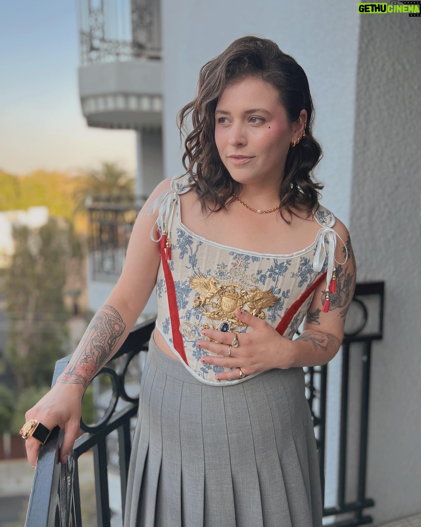 Casey McQuiston - 62.3K Likes - tonight i received a tremendous honor: @taylorzakharperez told me i looked jacked
just as importantly, i was reunited with my RWRB fam for an actual emmy fyc event for the movie based on my book!!! we never got to have our big red carpet premier last year, but baby we’re making up for it now! i cannot, even now, believe this is my life. wow. wowowowowowowwww!!!
styling: @dottttbass
corset: @lucciaredesigns
makeup: @itsnicklennon
hair: @dwayne3ross