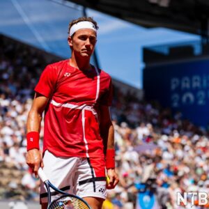 Casper Ruud Instagram - Happy with my Olympic debut🇳🇴
@olympicteamnorway @paris2024 @itftennis 

📸: Fredrik Varfjell | NTB
📸: ITF images via Dubreuil | Kopatsch | Zimmer
📸: Stian Lysberg Solum | NTB