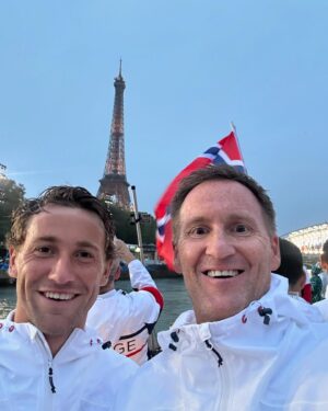 Casper Ruud Instagram - Wow, Paris, what a way to unite and welcome the world🇫🇷! I feel proud and honored to be here representing my country🇳🇴Being part of this event with all these nations is truly a great highlight 💫Let the games begin 🚴‍♂️🤾‍♂️🏃‍♀️‍➡️🤺🏊‍♀️
@olympicteamnorway @olympics @itftennis @paris2024 #paris2024 
📷ITF images via Dubreuil/Kopatsch/Zimmer