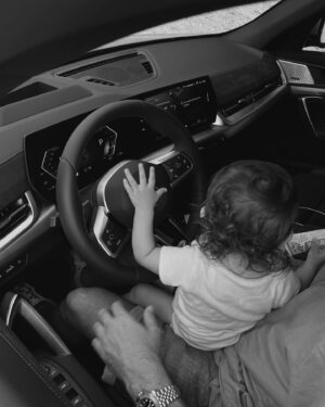 Cassandre Lapierre Instagram - Un peu de notre quotidien ♥️

1. Jamais sans toi <3
2. Le goût du risque 
3. "Je ne dormirais pas sans mes nouvelles sneakers maman"
4. mom takes a break 
5. Cheers ! 
6. papa in love 

Maman, mother, mother life, motherhood, mom life, daughter, child,