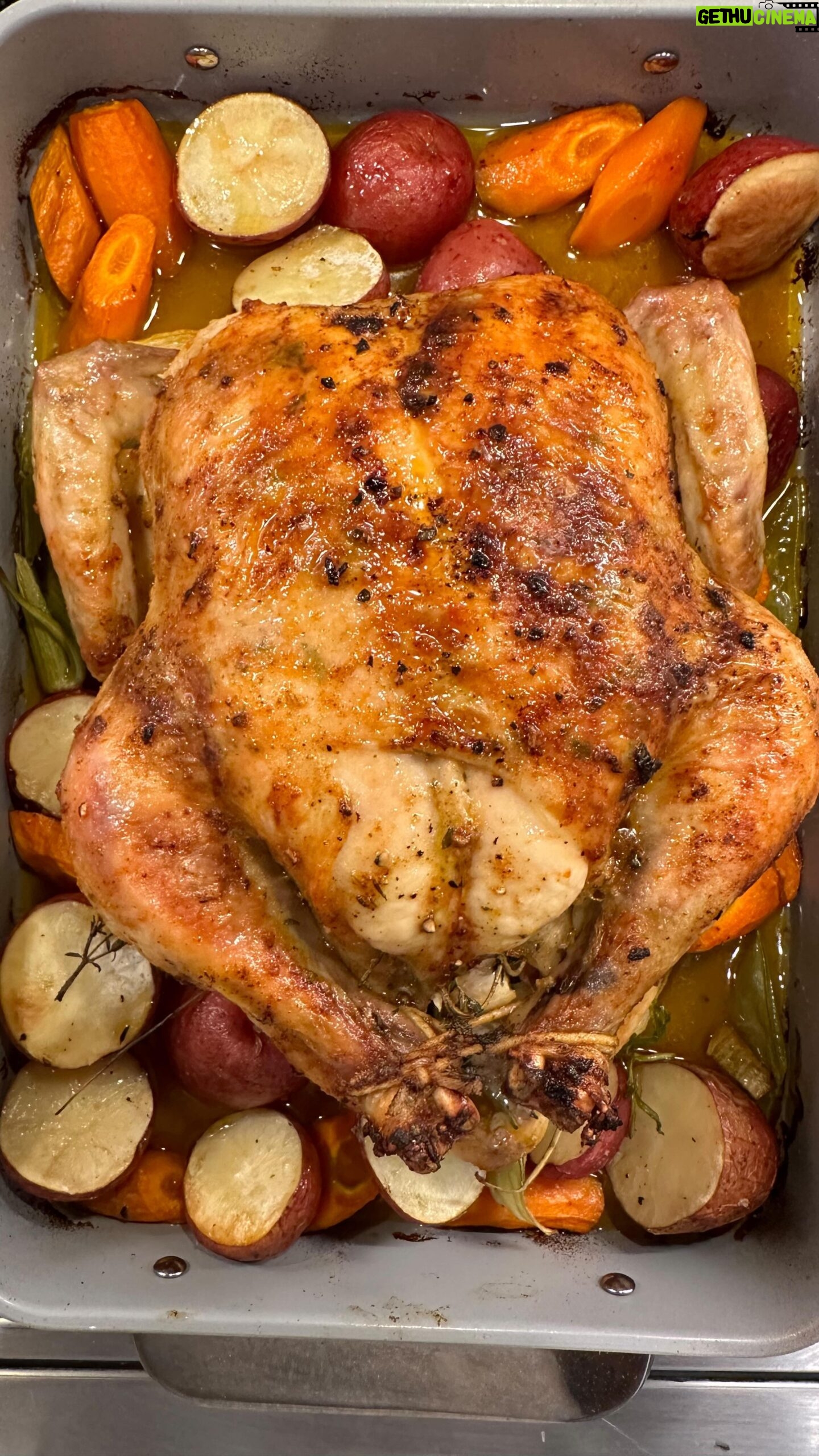 Cassie Yeung - 235.8K Likes - I am āwhole roast chickenā years old