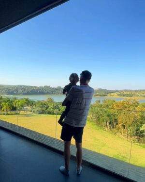 Cássio Reis Instagram - Meus dias de amor! Que venha o novo ciclo!! 🎁
