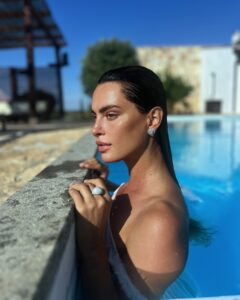 Actress Catrinel Marlon HD Instagram Photos and Wallpapers July 2024