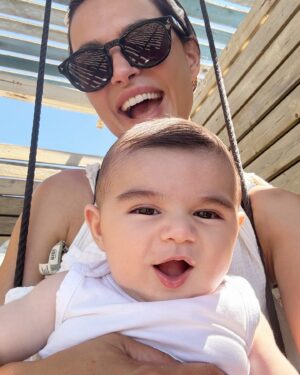 Catrinel Marlon Instagram - ALOHA ! 🧸