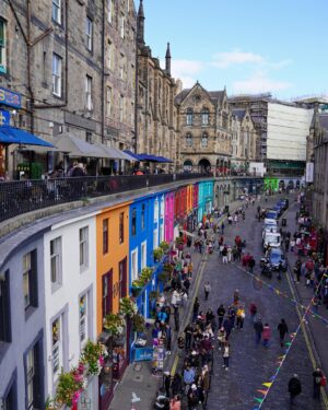 Catriona Gray Instagram - Edinburgh, you have my heart. 🤍 
It’s my first time in Scotland and my dads first time back to his homeland since he immigrated to Australia at the age of 7 back in 1952. 🥹 And it’s like I’m discovering right alongside him - our heritages and family history. 🏴󠁧󠁢󠁳󠁣󠁴󠁿 I’m so grateful to be able to do this trip with him.