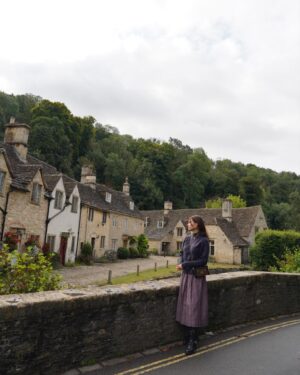 Catriona Gray Instagram - 📍The Castle Combe village is right out of a story book 🥹 
In the UK for a very special trip for my papa, we’re road-tripping from London through Scotland and back. And to no one’s surprise the Cotswolds has my (lola) heart. 🌸 The cottages are so dreamy.