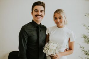 Cauê Bueno Instagram - Hoje completa 2 anos de casamento com ela 🥹❤️ minha princesa👸🏼

Feliz bodas de Algodão 🎉